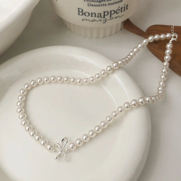 925 Silver Three-Dimensional Bowknot Imitation Pearl Necklace