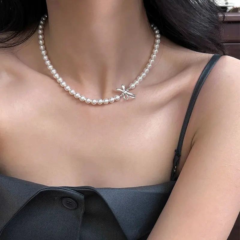 925 Silver Three-Dimensional Bowknot Imitation Pearl Necklace
