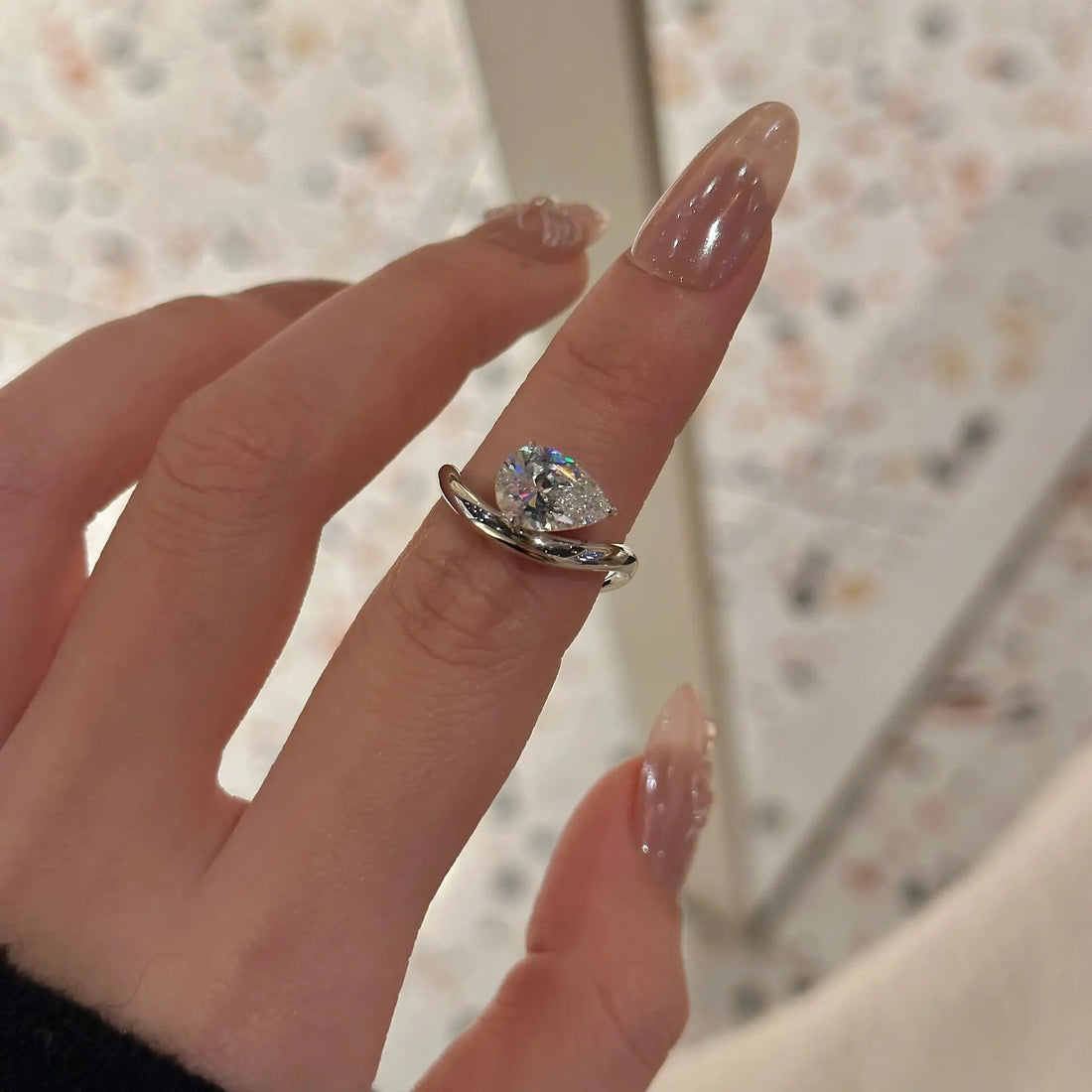 925 Sterling Silver Platinum-Plated Fluid Teardrop Ring with High Carbon Diamond
