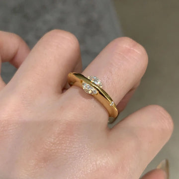 925 Sterling Silver Vintage - style Planet - Surrounding Diamond Ring